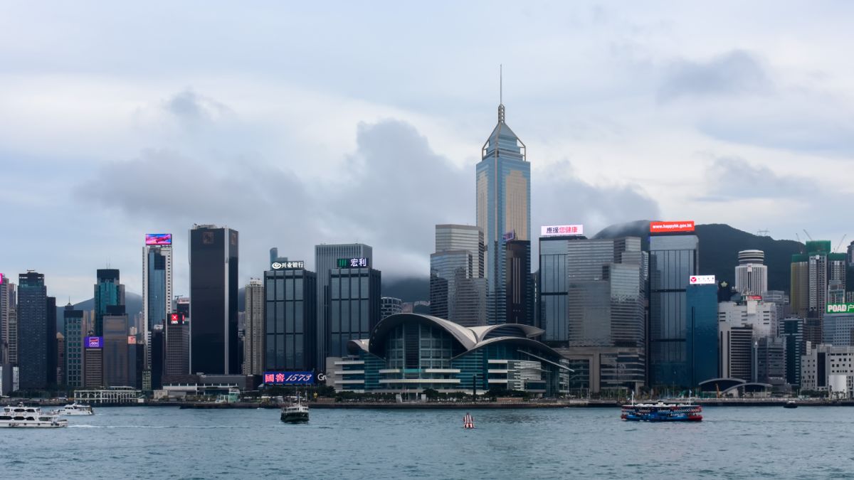 拿到香港身份后，父母、配偶和子女如何申請香港戶口